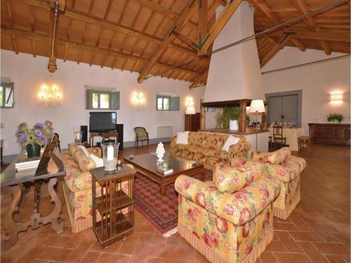 Six-bedroom Holiday Home In Tarquinia (Vt)
