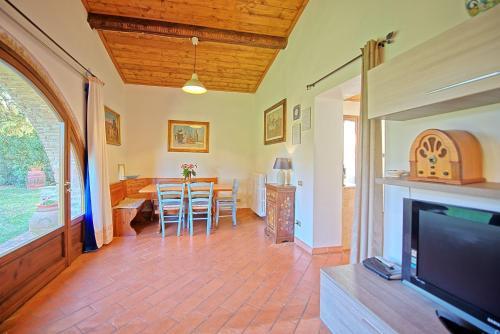 Taviano Villa Sleeps 6 Pool Wifi
