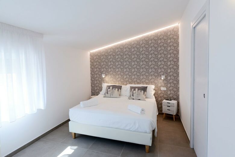 Hostal Miramed Rooms