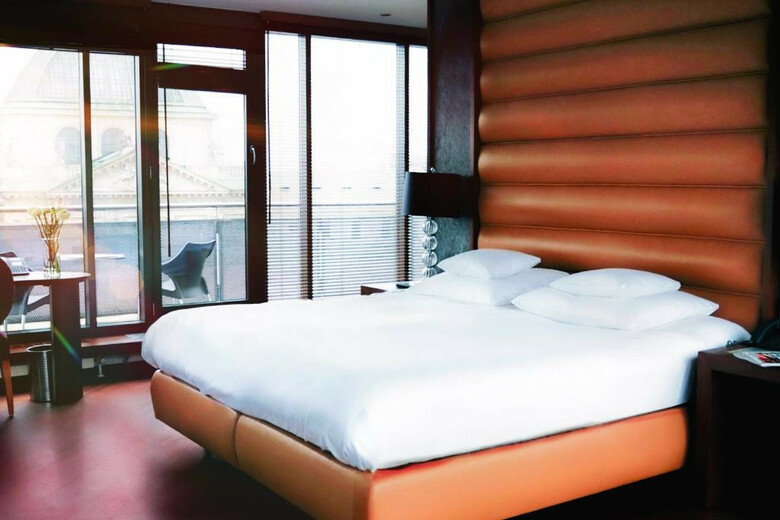 Hotel Yours Truly