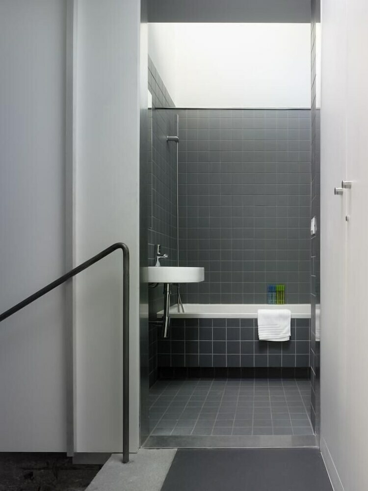 Moure Hotel
