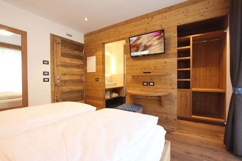 Dolomites B&b, Suites And Apartments