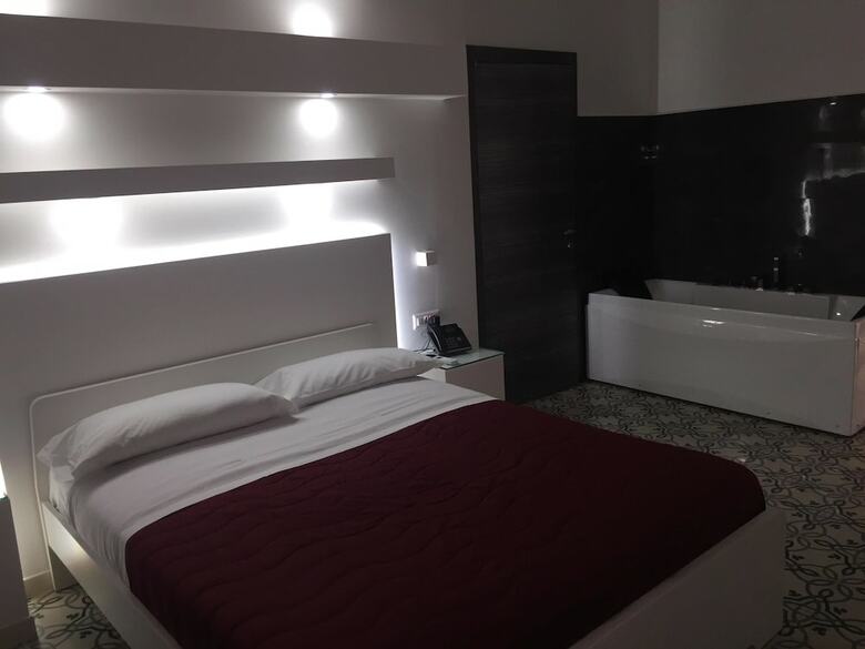 Bed & Breakfast Villa Adelaide Suite & Room
