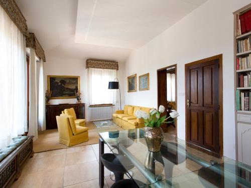Matteotti Exclusive-3bd+2futon Elegant Apartment