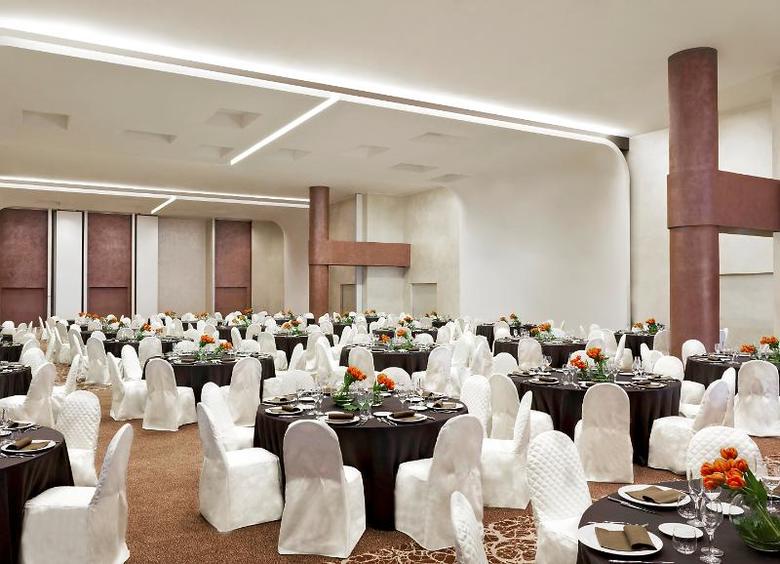 Sheraton Milan Malpensa Airport Hotel & Conference