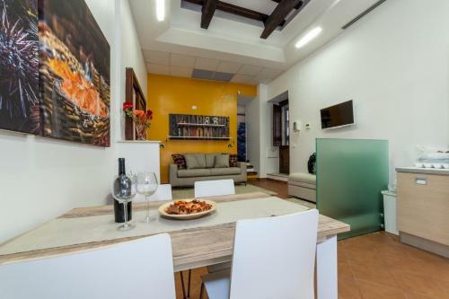 Maniace | Holiday Home