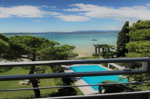 Sirmione Apartment Sleeps 6 Air Con