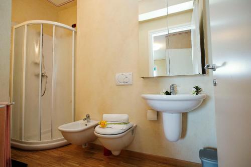 Sirmione Apartment Sleeps 6 Air Con