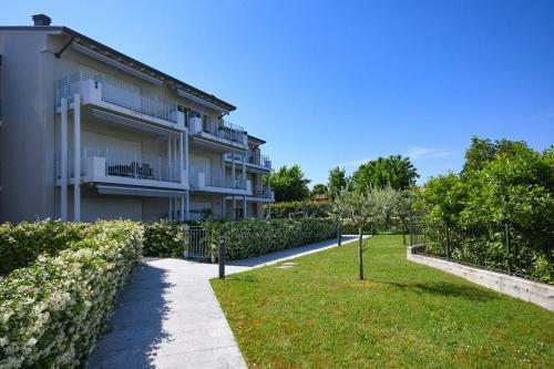 La Castellana Lake View Apartment