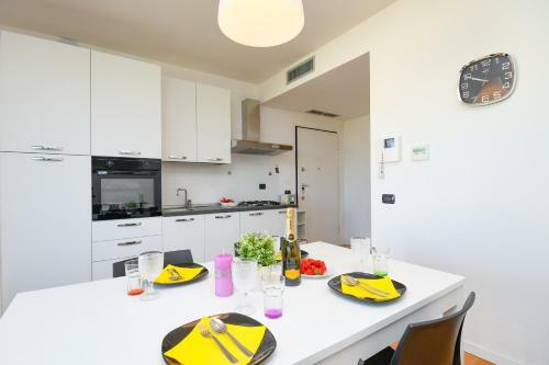 La Castellana Lake View Apartment
