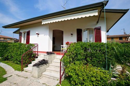 Sirmione Villa Sleeps 8 Pool
