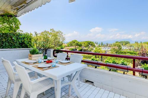 Sirmione Porto 2 Lake View Apartment