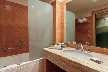 Hotel Doubletree By Hilton Acaya Golf Resort Lecce