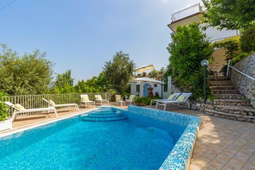 Villa Sorrento Flats