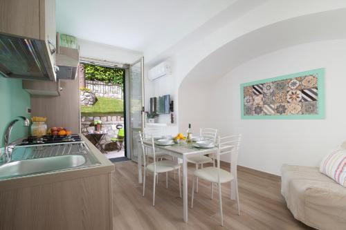 G&g Sorrento Apartments
