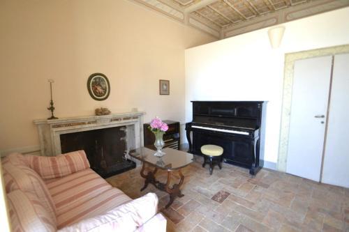 Spoleto Villa Sleeps 31 Pool Air Con Wifi