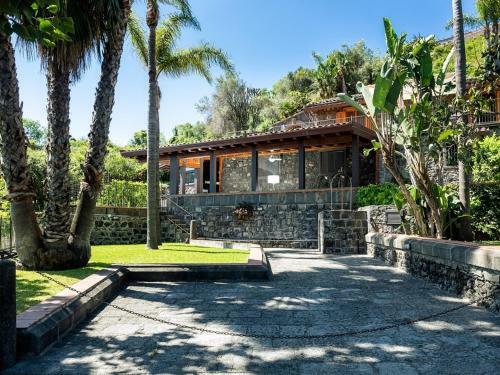 Santa Tecla Villa Sleeps 8 Pool Wifi