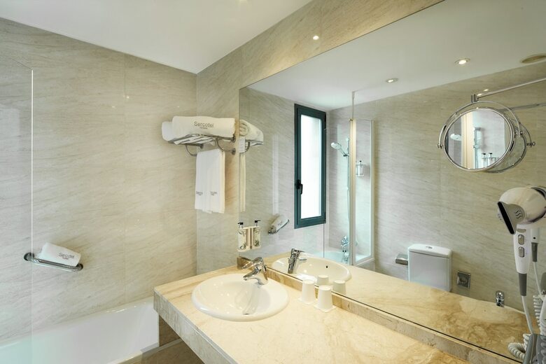 Hotel Sercotel Cornell� Barcelona