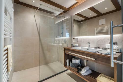 Hotel Arya Alpine Lodge