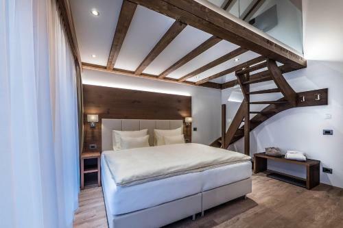 Hotel Arya Alpine Lodge