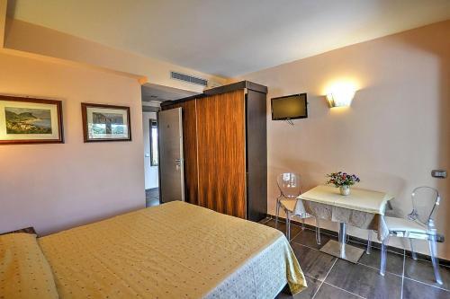 Sant'agata Sui Due Golfi Villa Sleeps 18 Pool Wifi