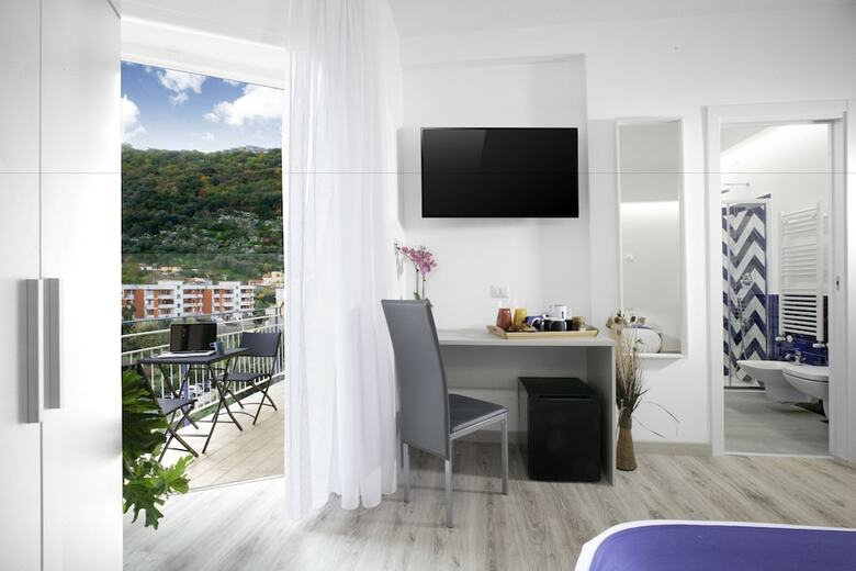 Hostal Sirocco Suites