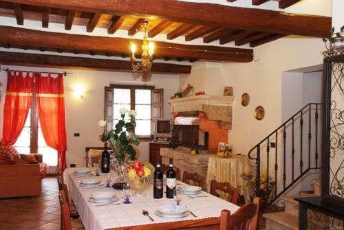Stabbiano Apartment Sleeps 8 Pool Wifi