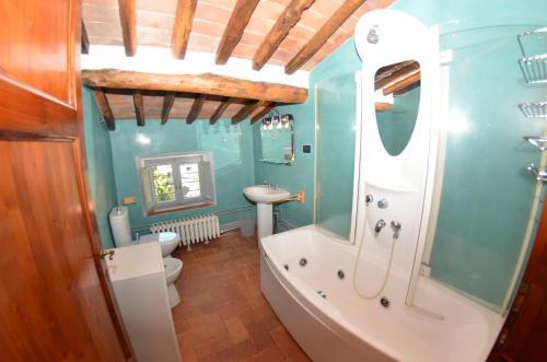 Pieve Di Compito Villa Sleeps 13 Pool Wifi