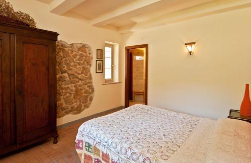 Montebello Villa Sleeps 11 Wifi