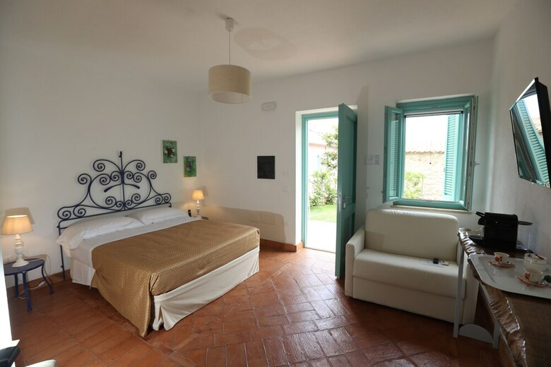 Hotel Borgo Rosso Di Sera Resort