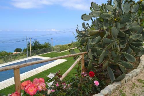 Hotel Borgo Rosso Di Sera Resort