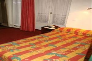 L Hotel De La Folie Mericourt