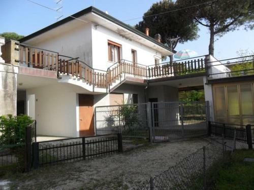 Apartment In Rosolina Mare 33102