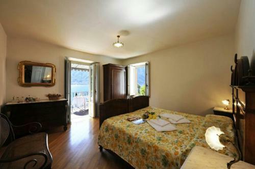 Sala Comacina Villa Sleeps 9
