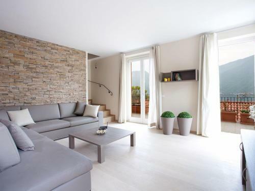 Apartment 5 - Overlooking Isola Comacina. Spacious Living Ideal For Families Of Up To 10