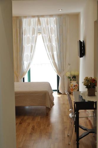 Hostal Salerno Costa D'amalfi Suite