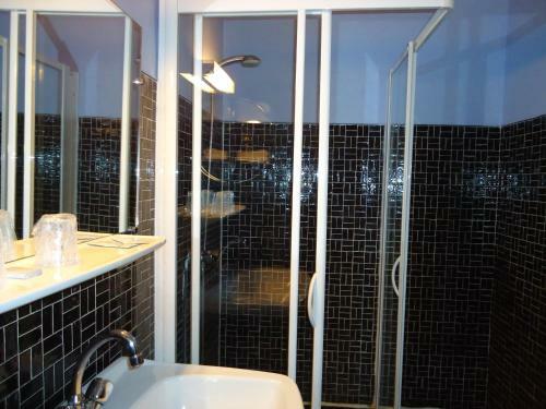 Hotel H�tel Des Voyageurs