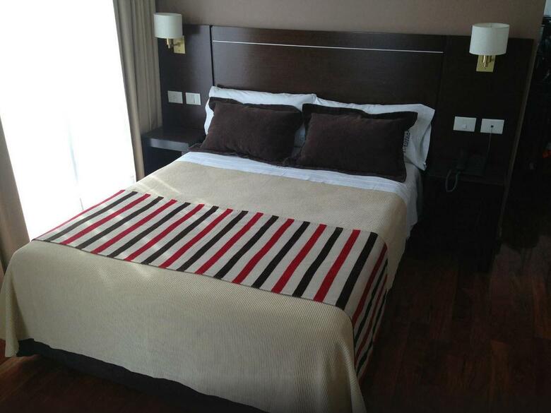 Europlaza Hotel & Suites