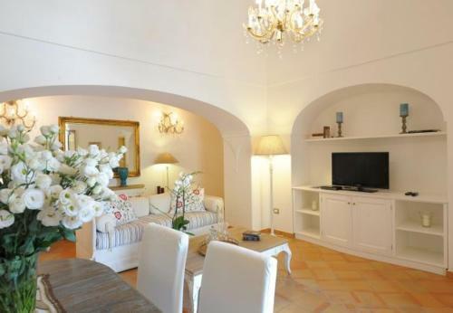 Positano Apartment Sleeps 8