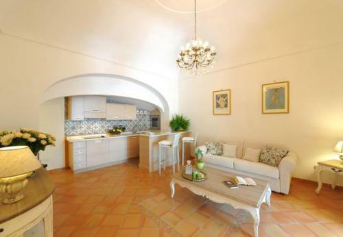 Positano Apartment Sleeps 8