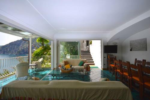 Arienzo Villa Sleeps 12 Pool Air Con Wifi