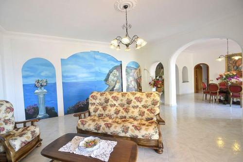 Positano Villa Sleeps 8 Pool Air Con Wifi