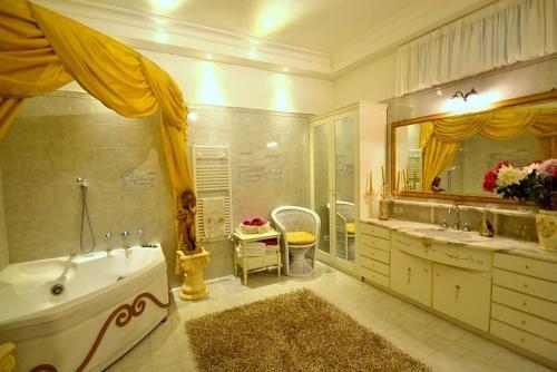 Positano Villa Sleeps 8 Pool Air Con Wifi