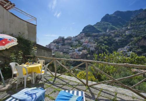Positano Apartment Sleeps 3 T721473