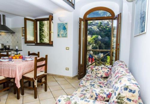 Positano Apartment Sleeps 3 T721473