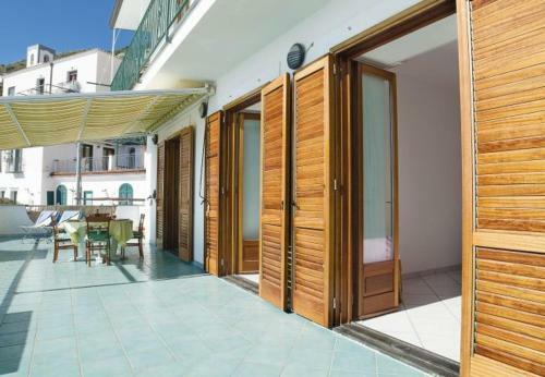 Praiano Apartment Sleeps 5