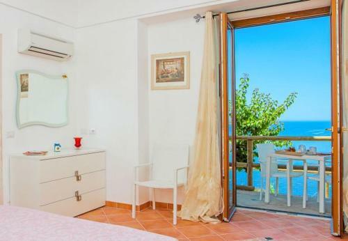 Praiano Apartment Sleeps 4