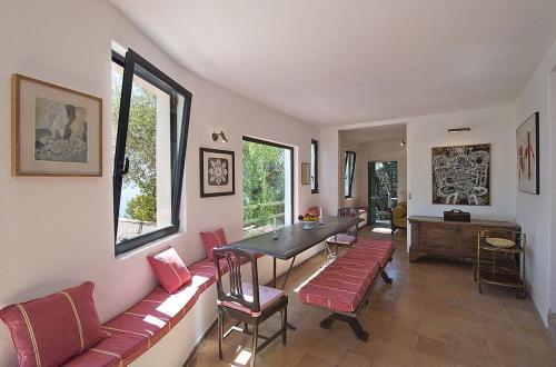 Praiano Villa Sleeps 8 Air Con Wifi