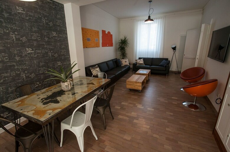 Hostal Dimora 16 Rooms & Garden