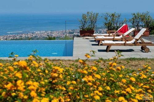 Palermo Villa Sleeps 6